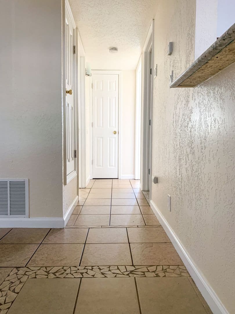 Albuquerque Apartment: 11122 Claremont & 11115 Cordova Ave NE