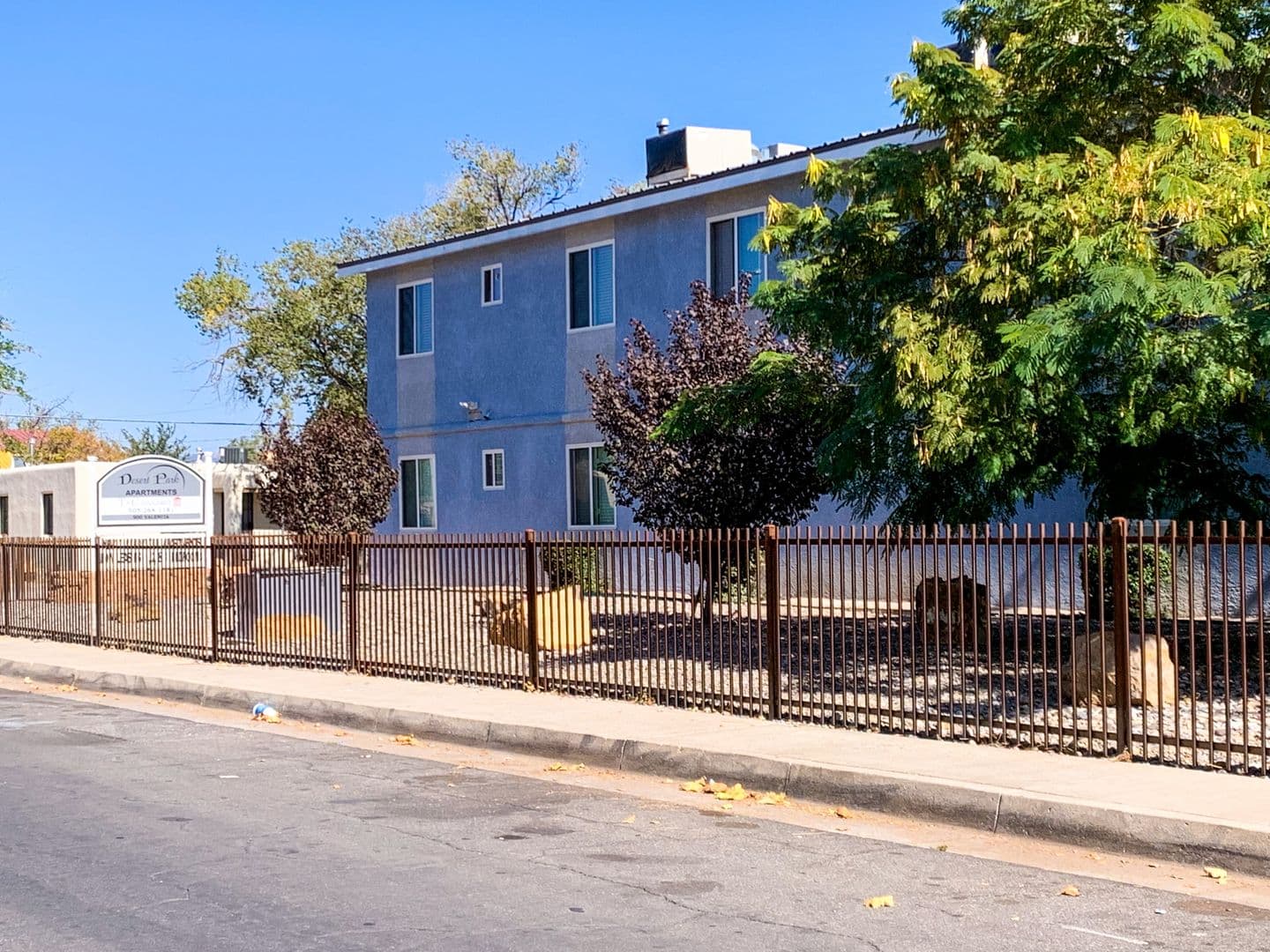 Albuquerque Apartment: 900 Valencia Dr. SE