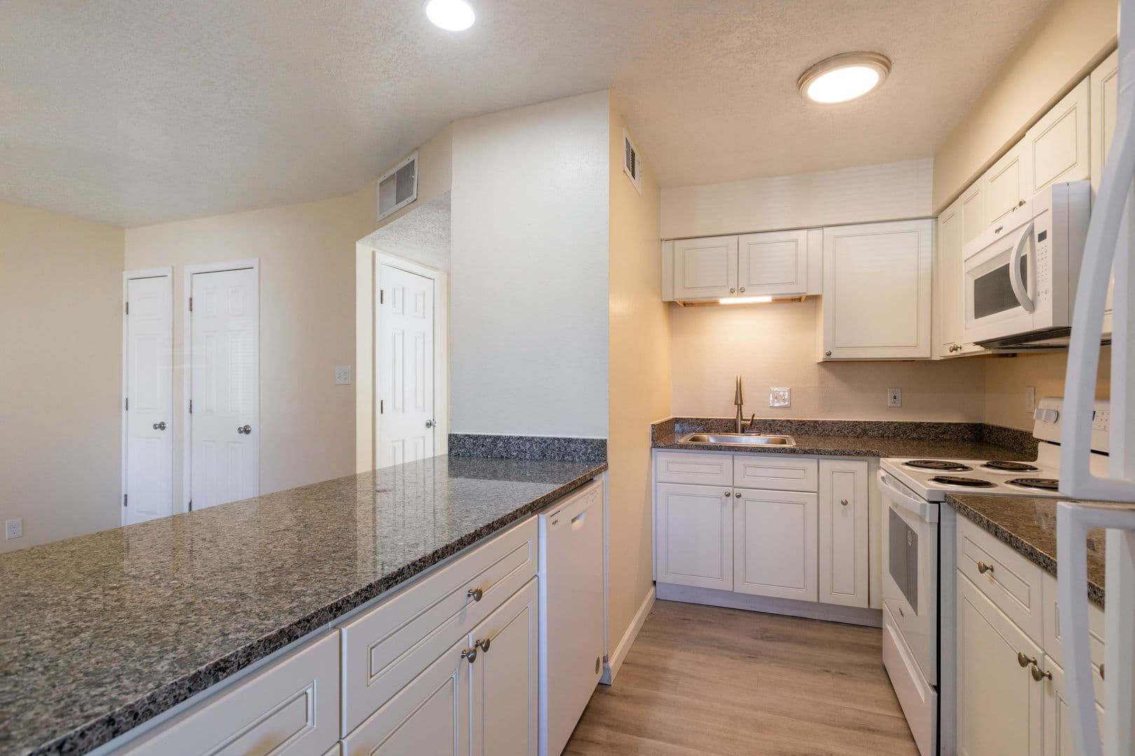 Albuquerque Apartment: 3612-3620 Crest Ave SE