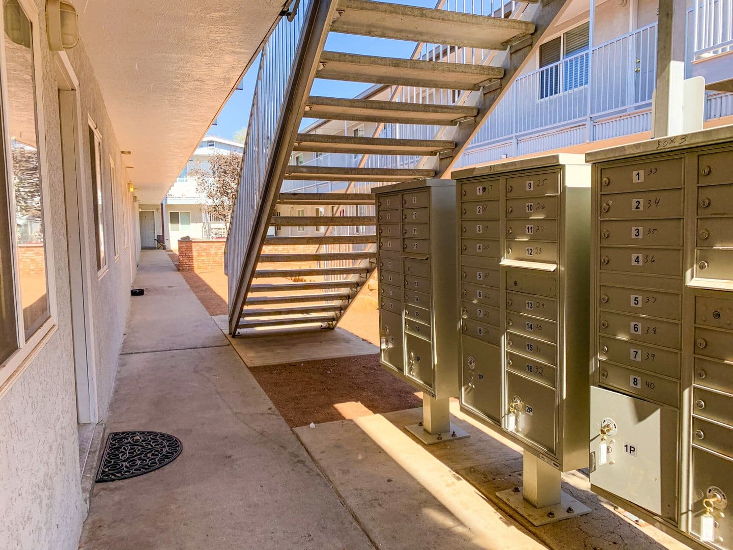 Albuquerque Apartment: 900 Valencia Dr. SE