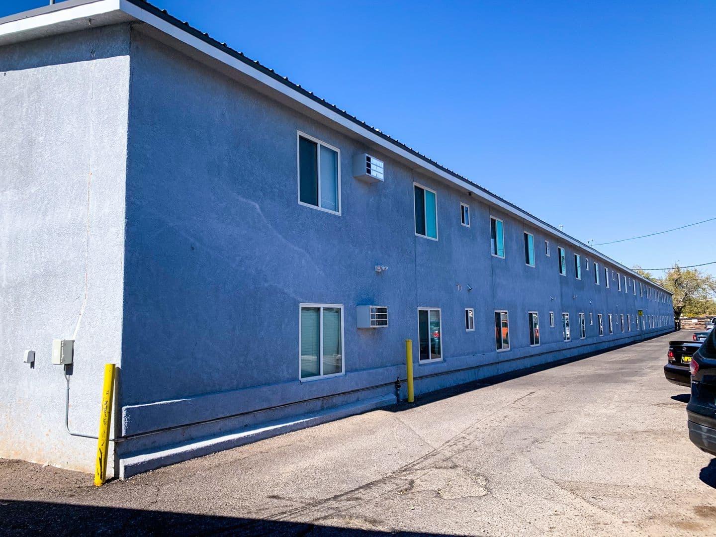 Albuquerque Apartment: 900 Valencia Dr. SE