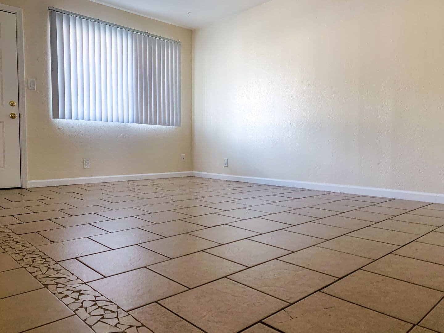 Albuquerque Apartment: 11122 Claremont & 11115 Cordova Ave NE