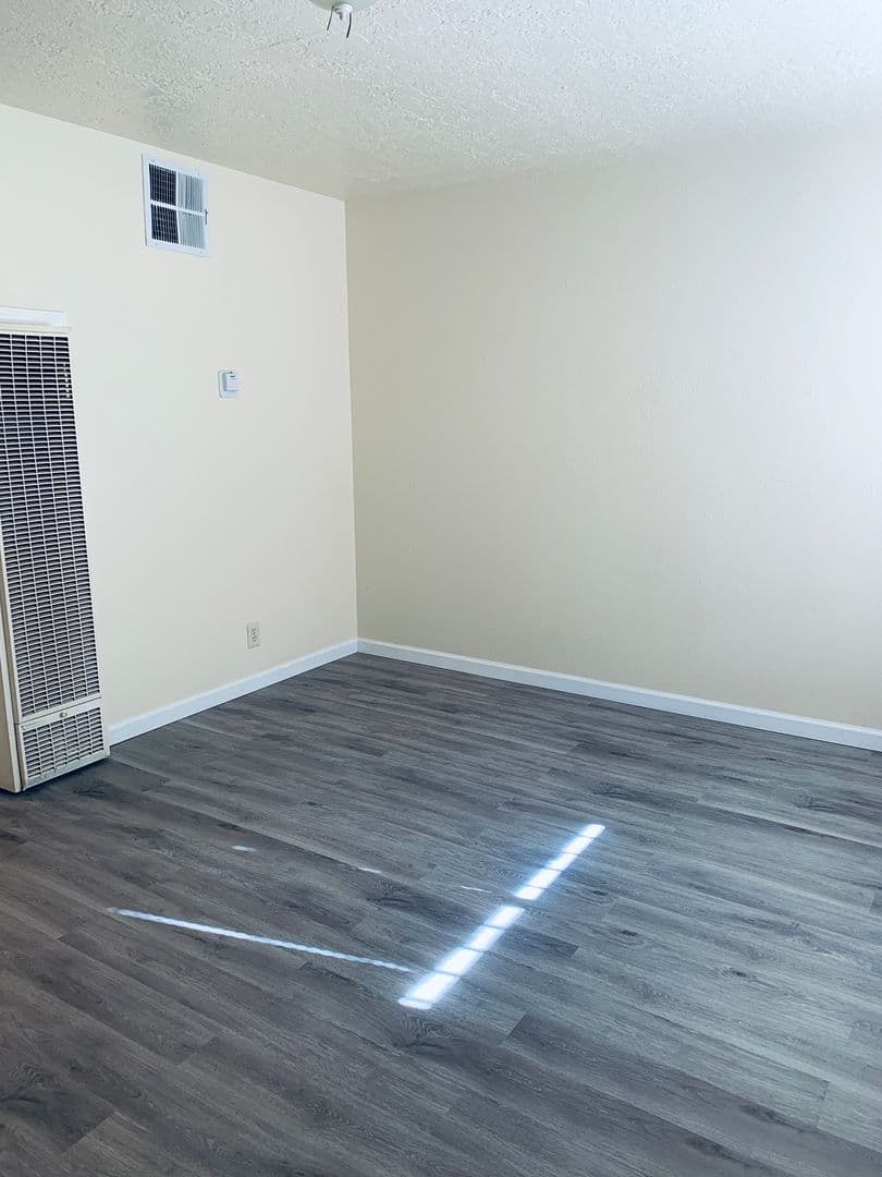 Albuquerque Apartment: 220-226 Charleston St. NE