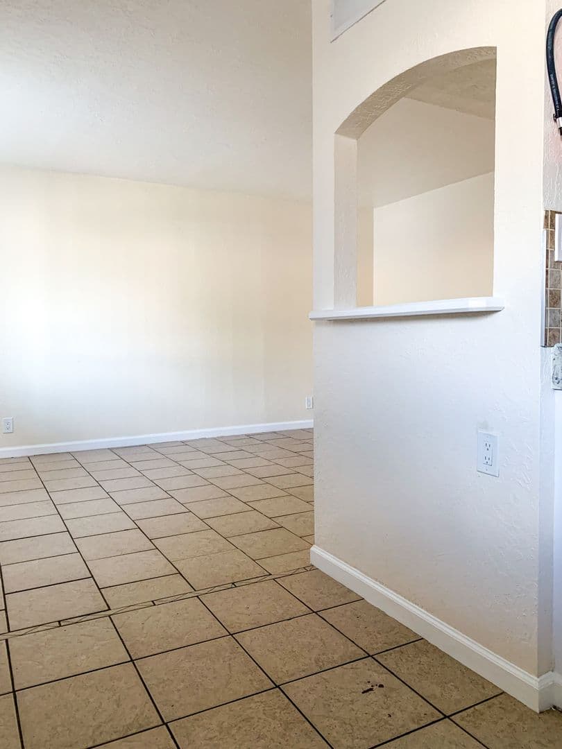 Albuquerque Apartment: 11122 Claremont & 11115 Cordova Ave NE