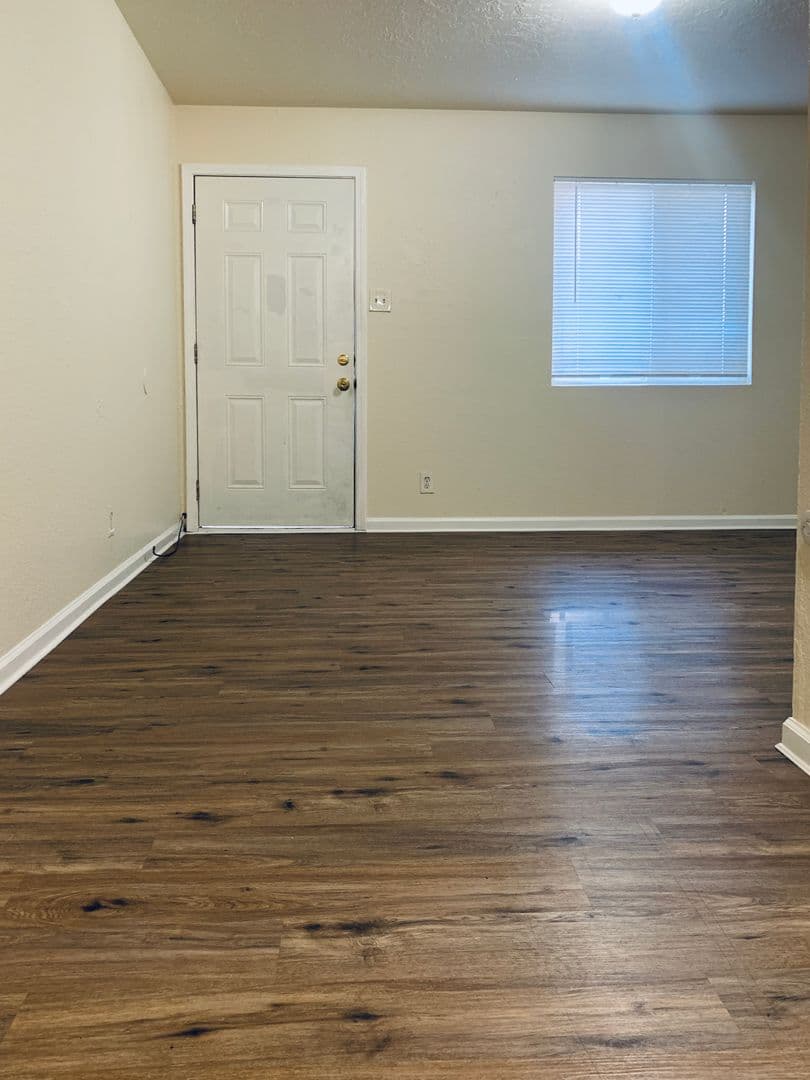 Albuquerque Apartment: 220-226 Charleston St. NE