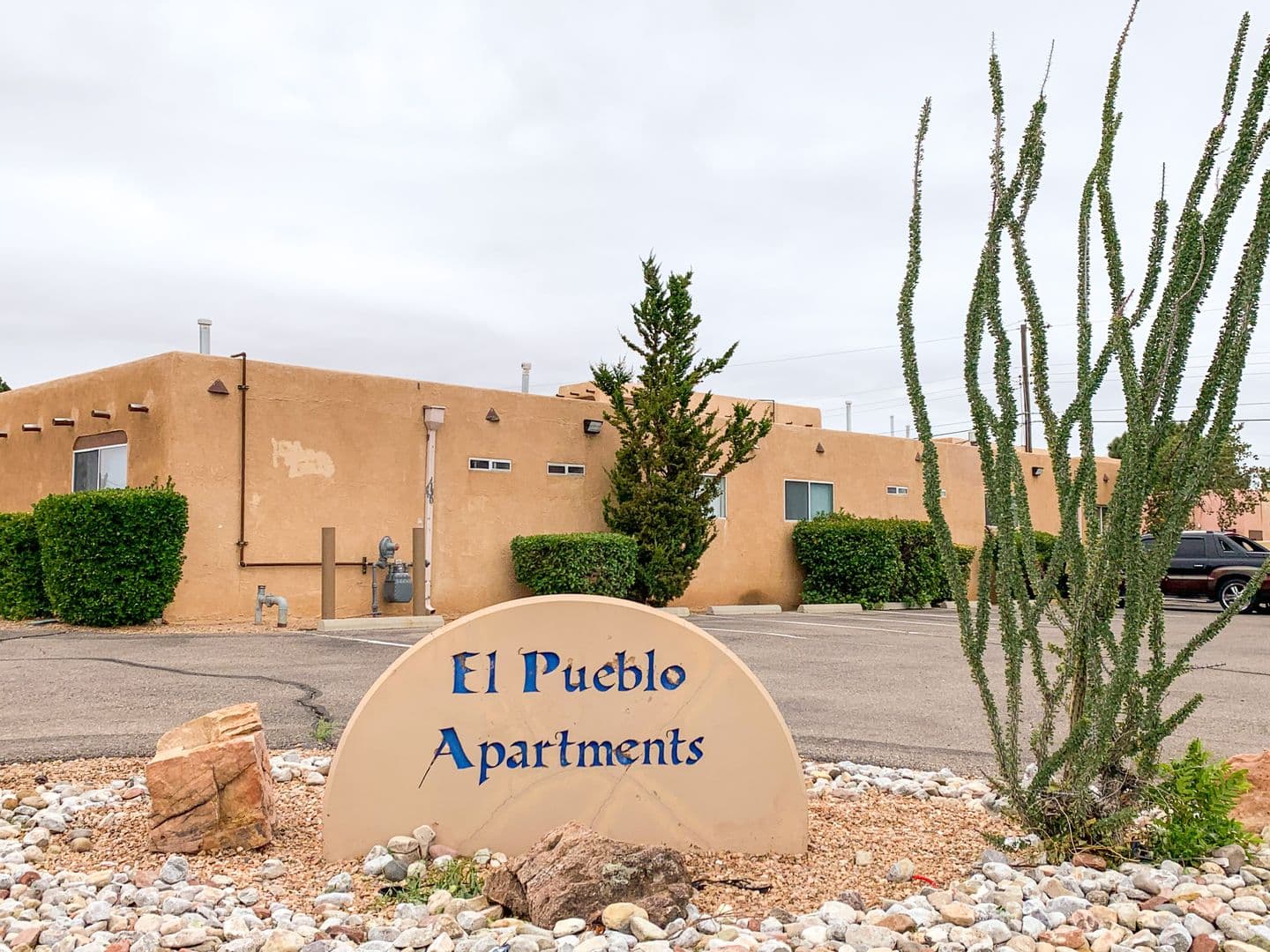 Albuquerque Apartment: 1015 Cardenas Dr. SE