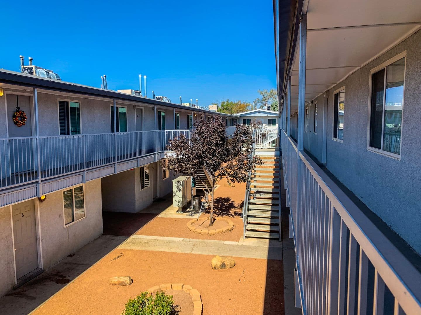 Albuquerque Apartment: 900 Valencia Dr. SE