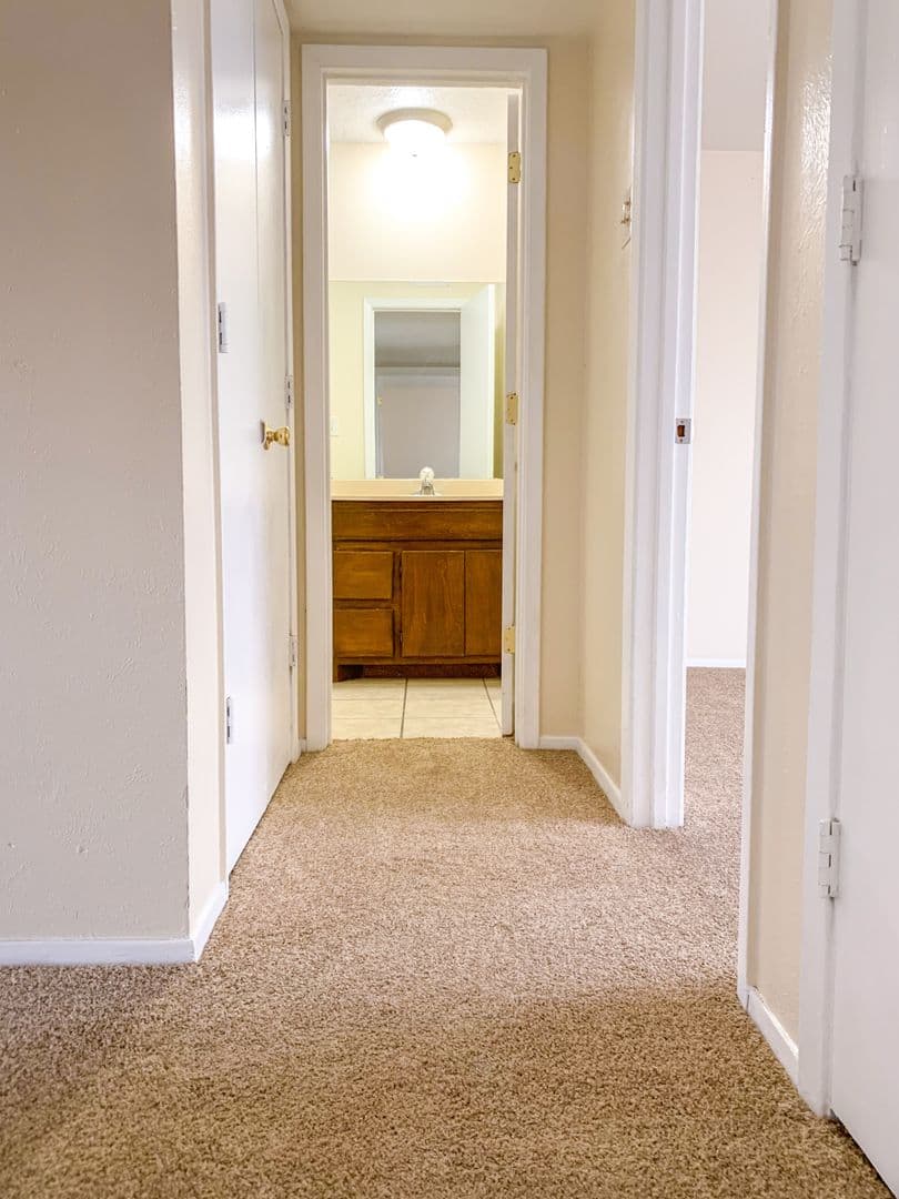 Albuquerque Apartment: 1801 Girard Blvd SE