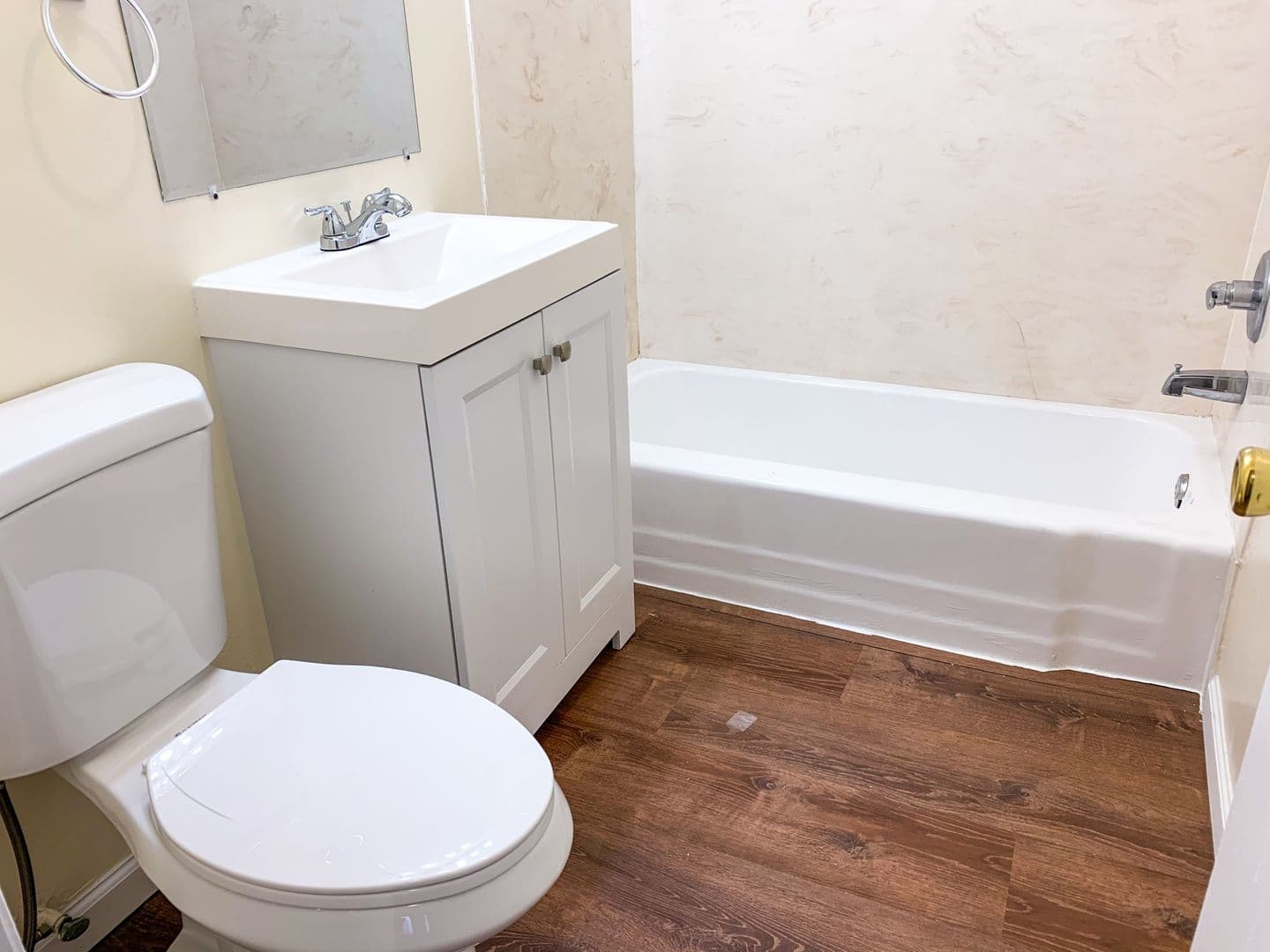Albuquerque Apartment: 1015 Cardenas Dr. SE