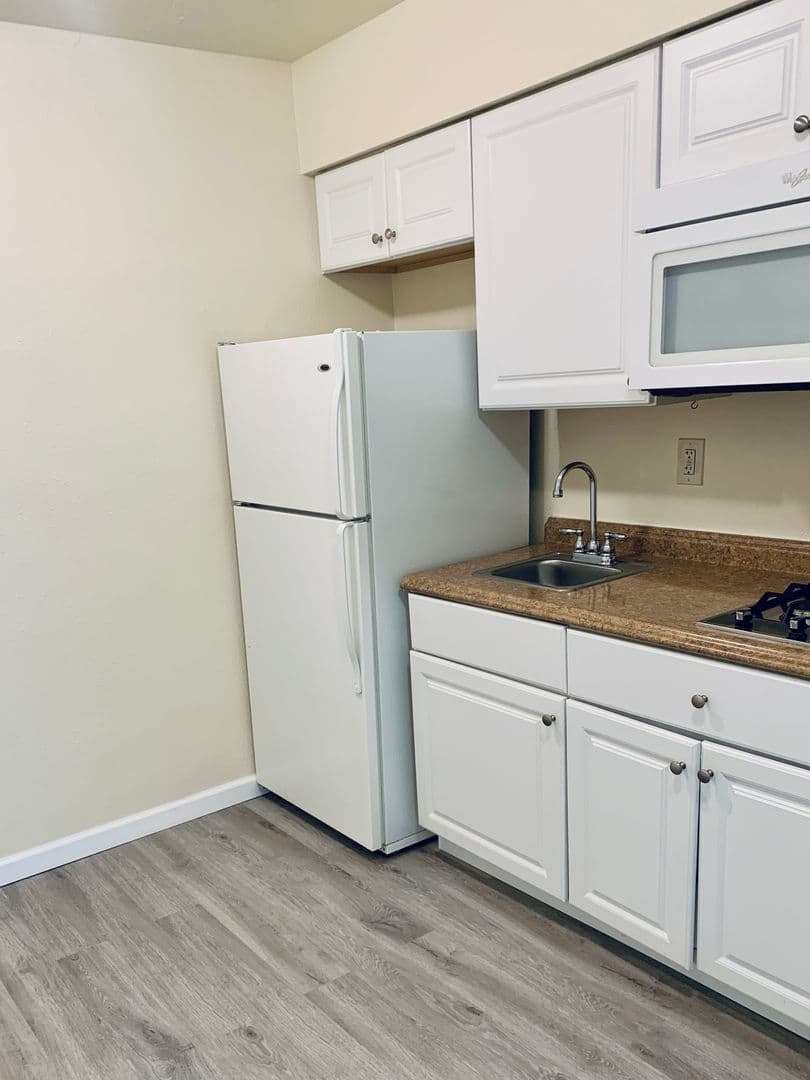 Albuquerque Apartment: 220-226 Charleston St. NE