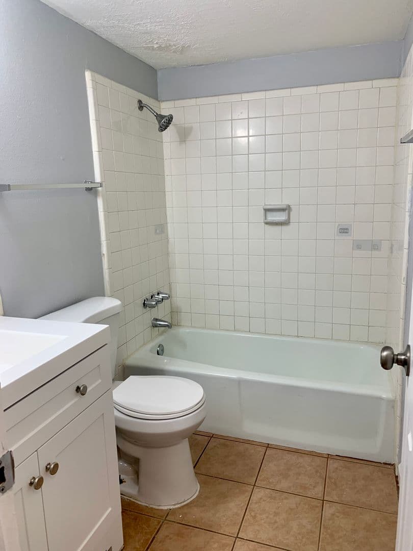 Albuquerque Apartment: 8201 Marquette Ave NE