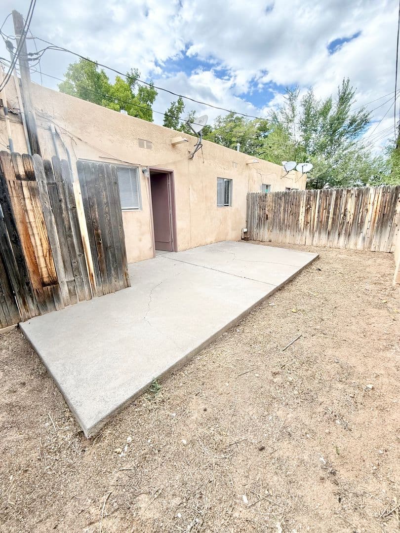 Albuquerque Apartment: 212 General Marshal St Ne