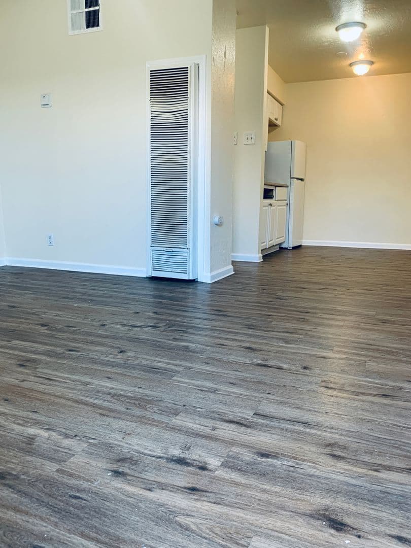 Albuquerque Apartment: 220-226 Charleston St. NE
