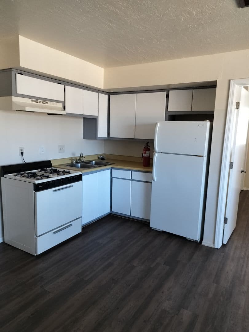 Albuquerque Apartment: 300 La Veta Dr. NE