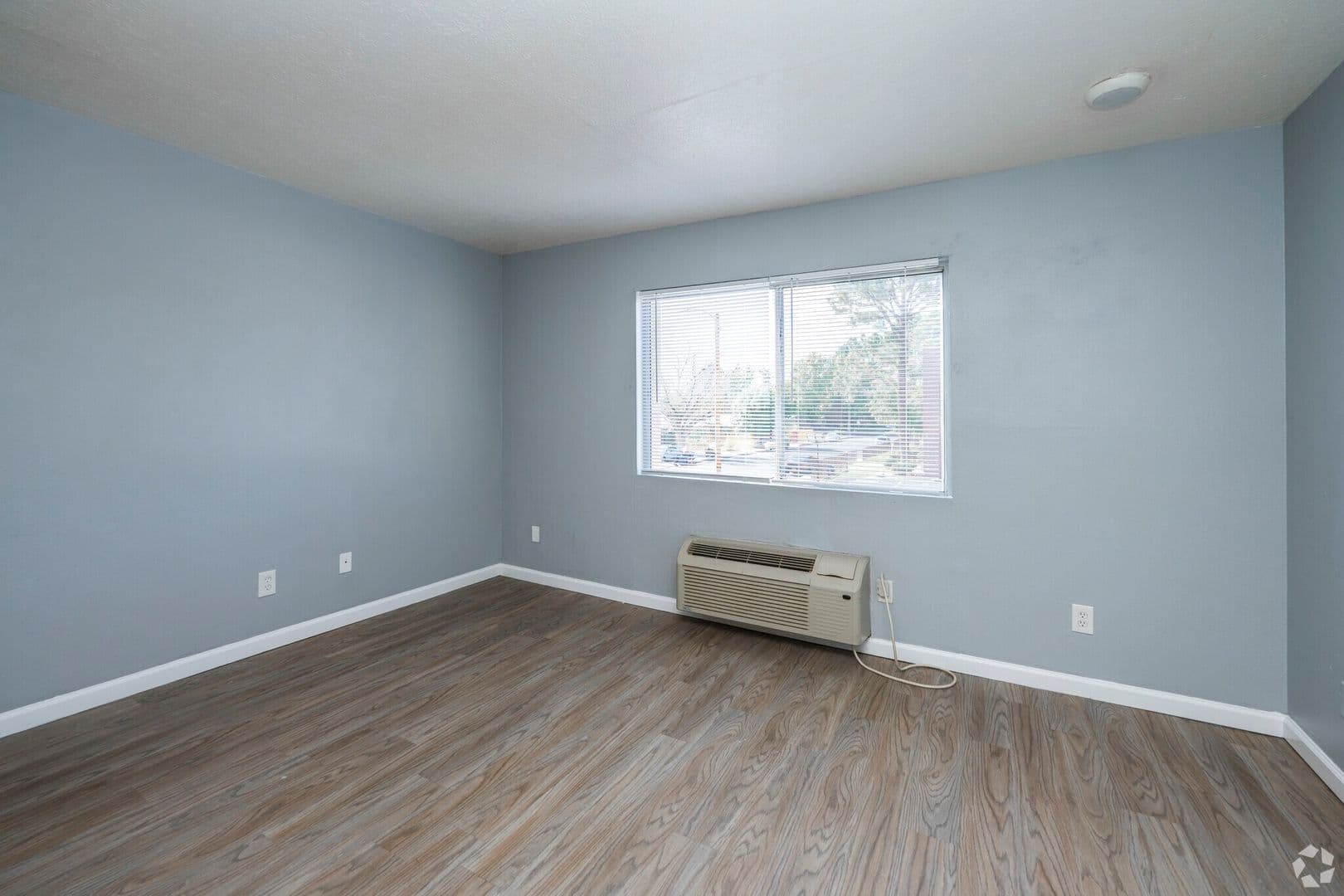 Albuquerque Apartment: 1001 Madeira Dr. SE