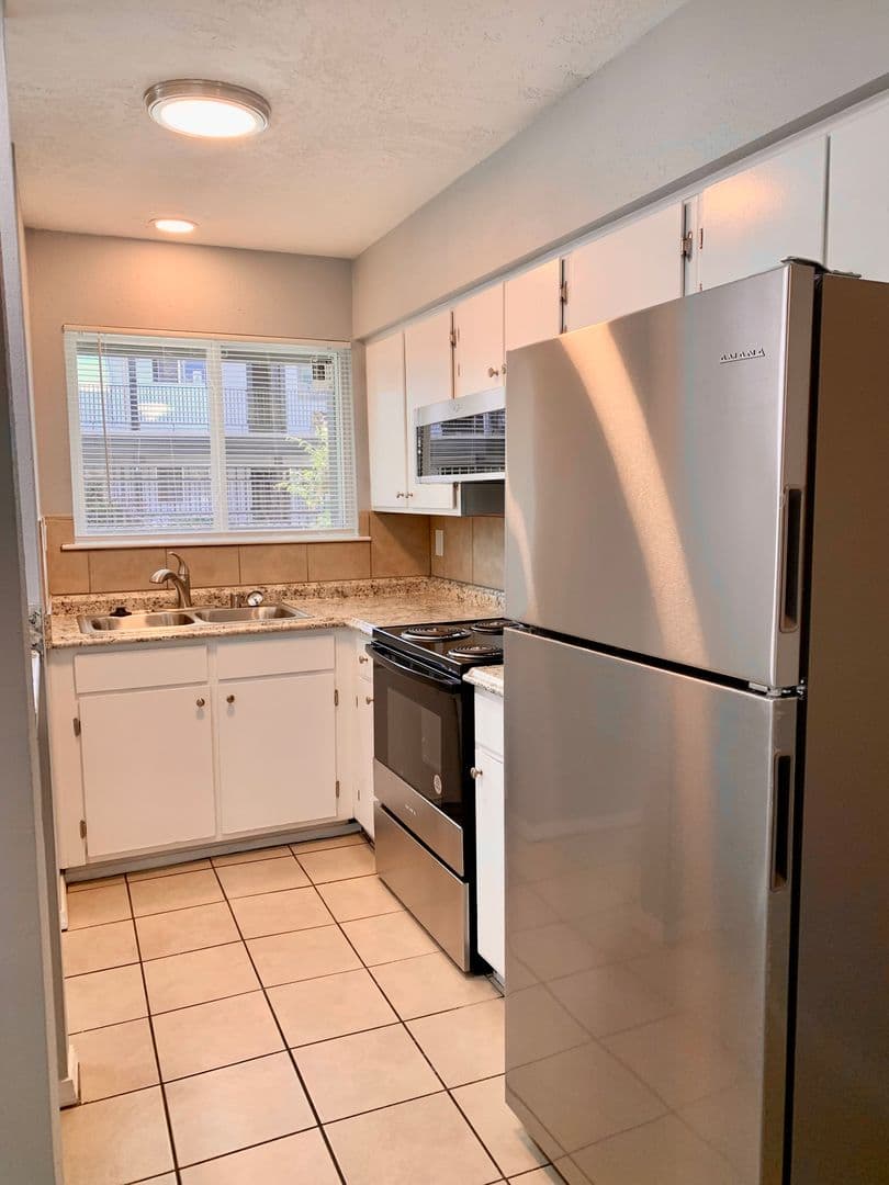 Albuquerque Apartment: 444 Florida St SE