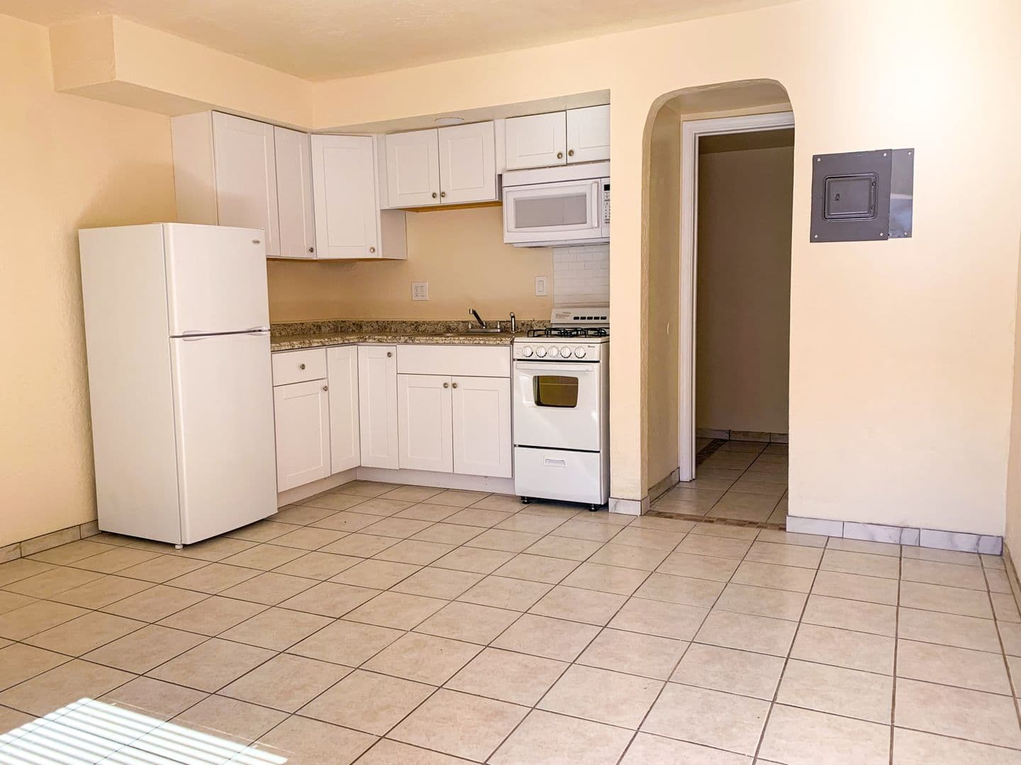 Albuquerque Apartment: 520 Ortiz Dr. SE