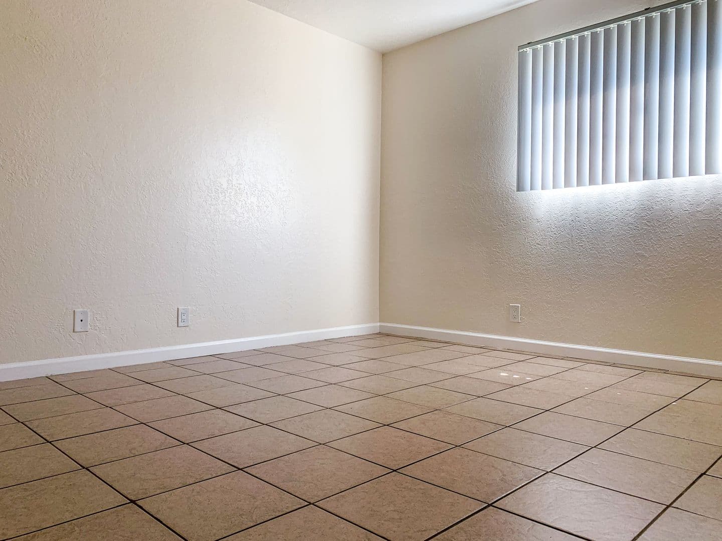 Albuquerque Apartment: 11122 Claremont & 11115 Cordova Ave NE