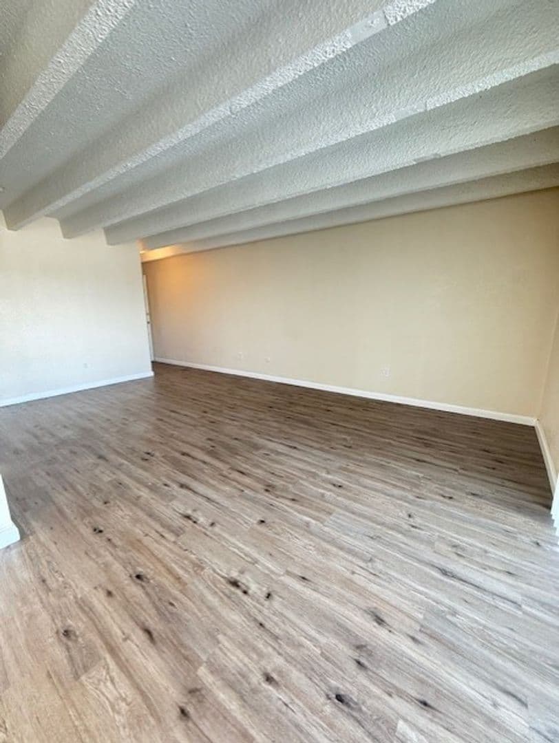 Albuquerque Apartment: 1033 Madeira Dr SE