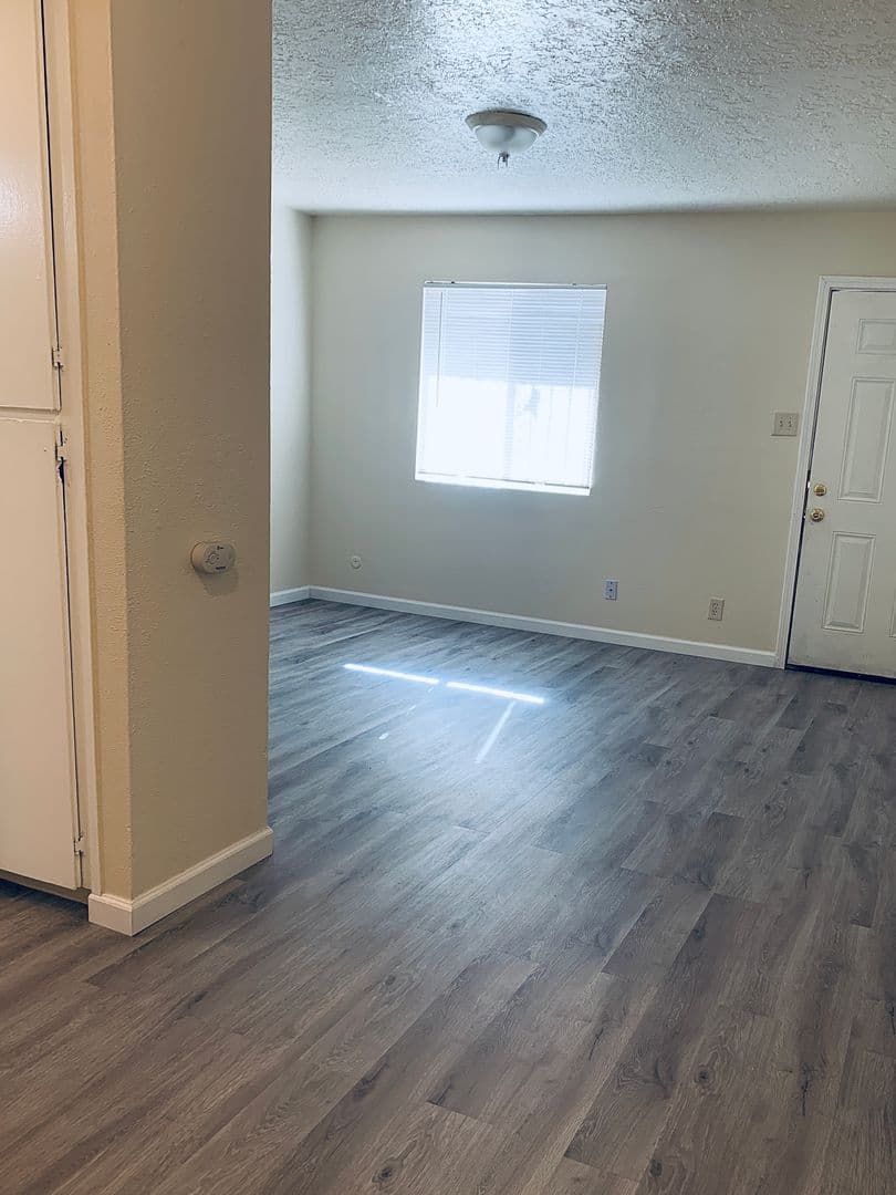 Albuquerque Apartment: 220-226 Charleston St. NE