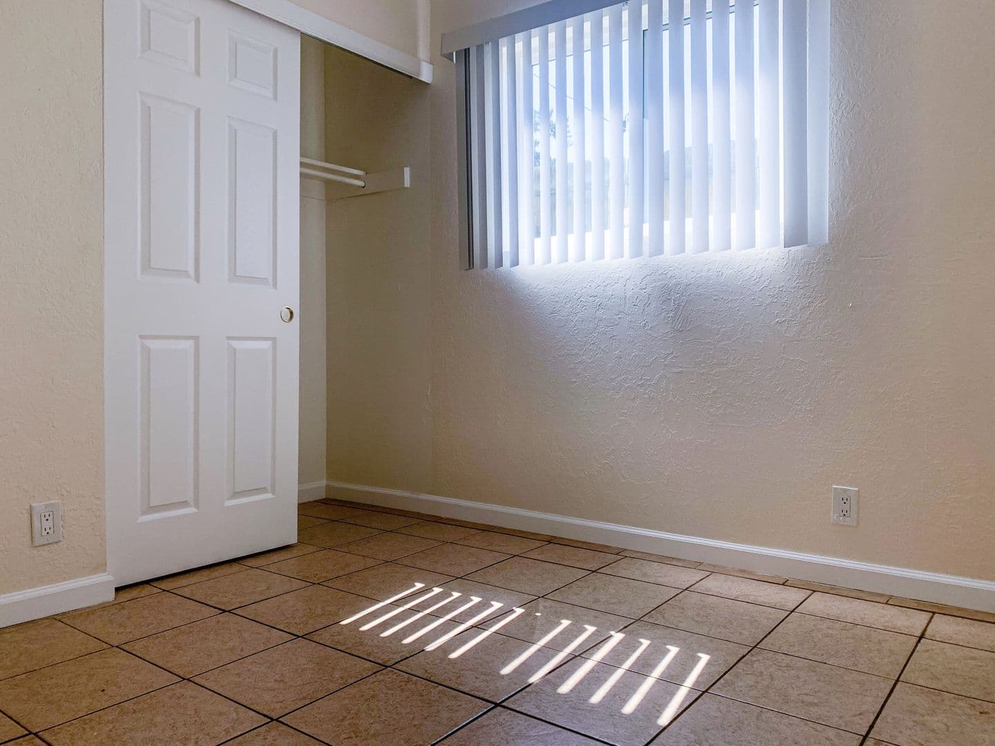 Albuquerque Apartment: 11122 Claremont & 11115 Cordova Ave NE
