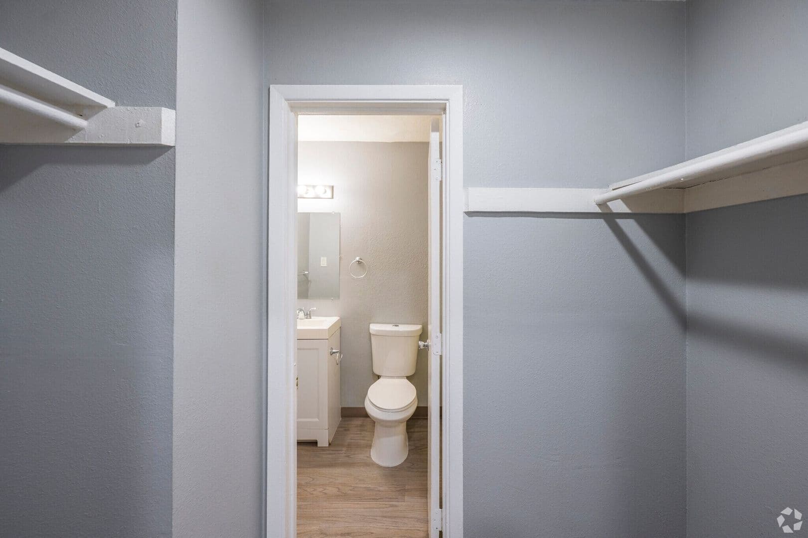 Albuquerque Apartment: 1001 Madeira Dr. SE