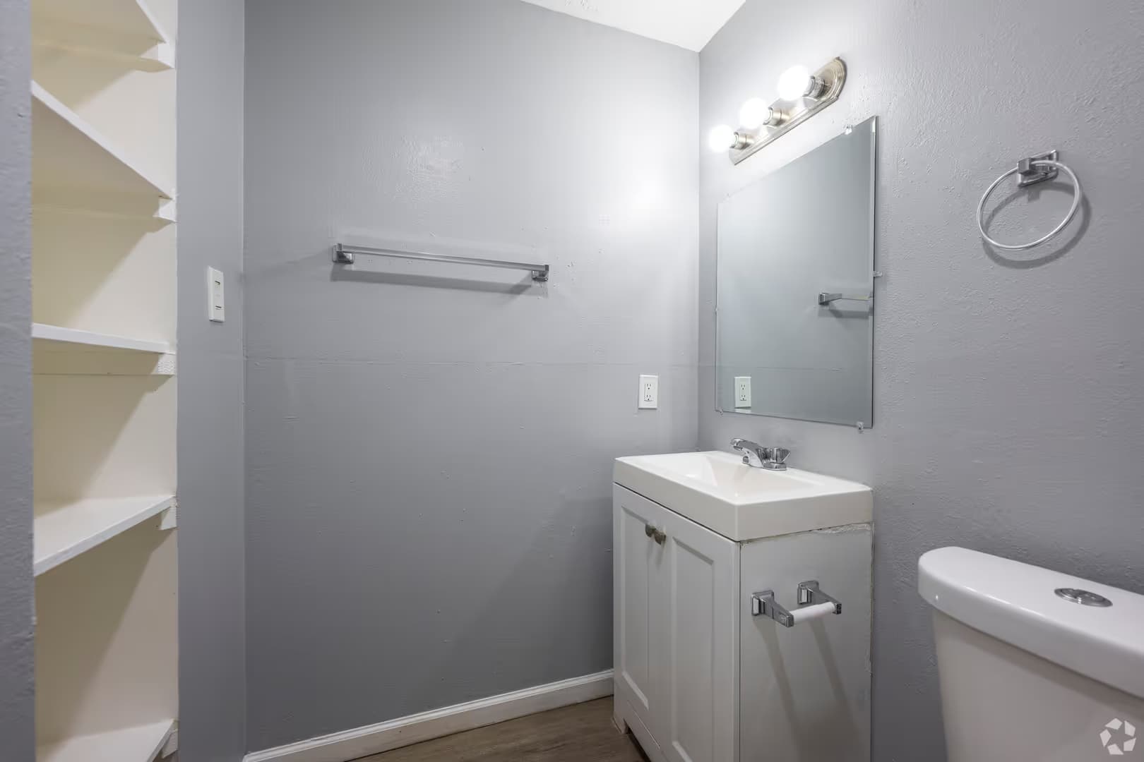 Albuquerque Apartment: 1001 Madeira Dr. SE