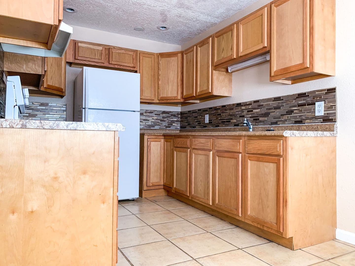 Albuquerque Apartment: 900 Valencia Dr. SE