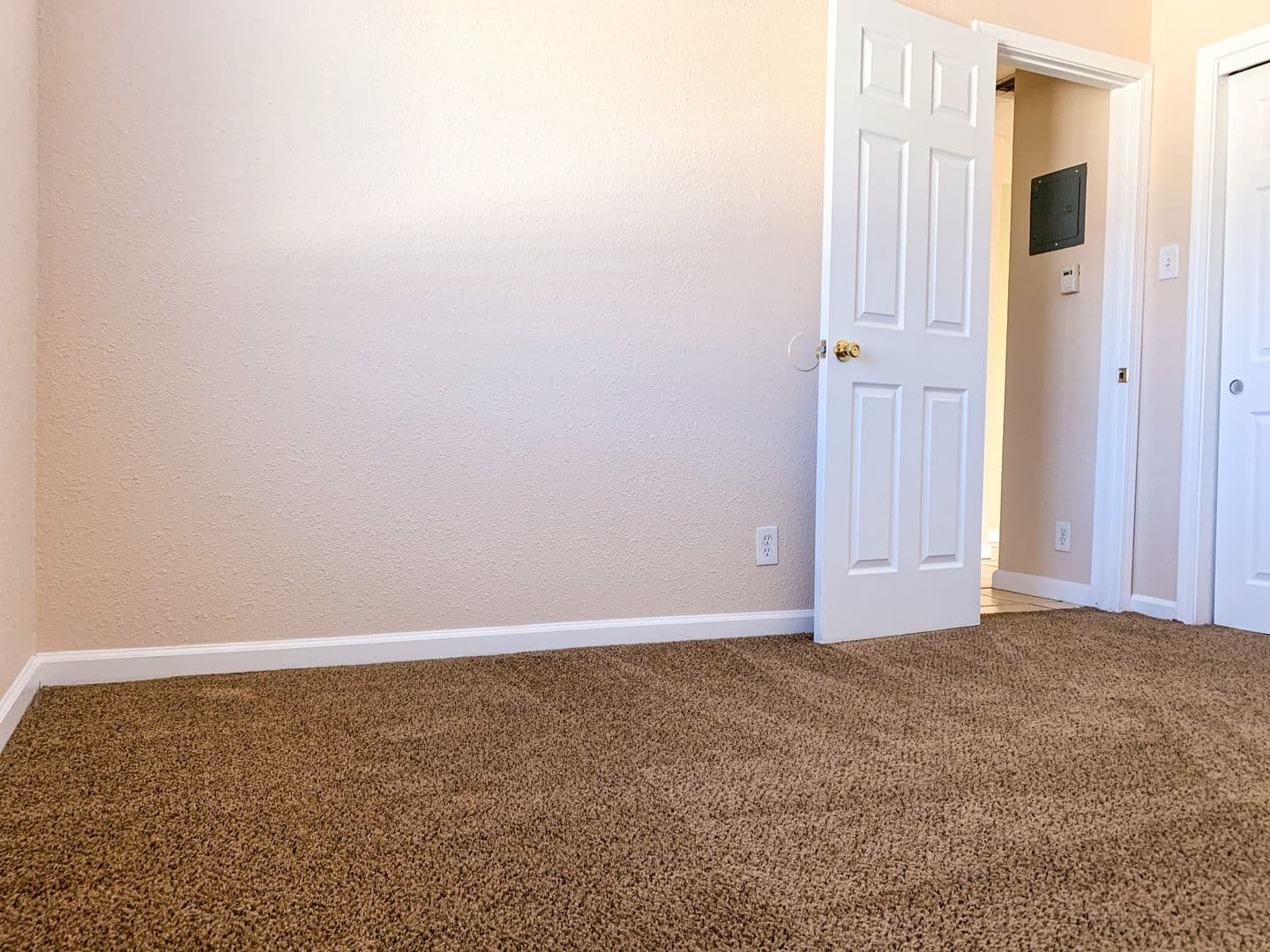 Albuquerque Apartment: 900 Valencia Dr. SE