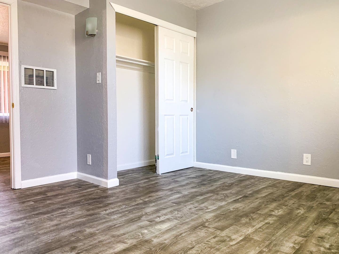 Albuquerque Apartment: 11122 Claremont & 11115 Cordova Ave NE