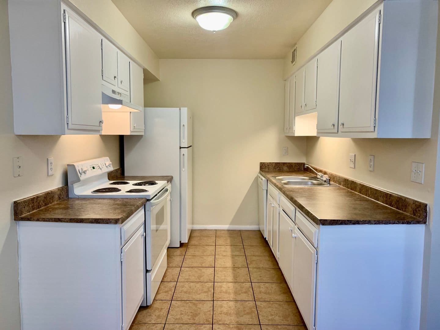 Albuquerque Apartment: 11201 Lomas Blvd NE