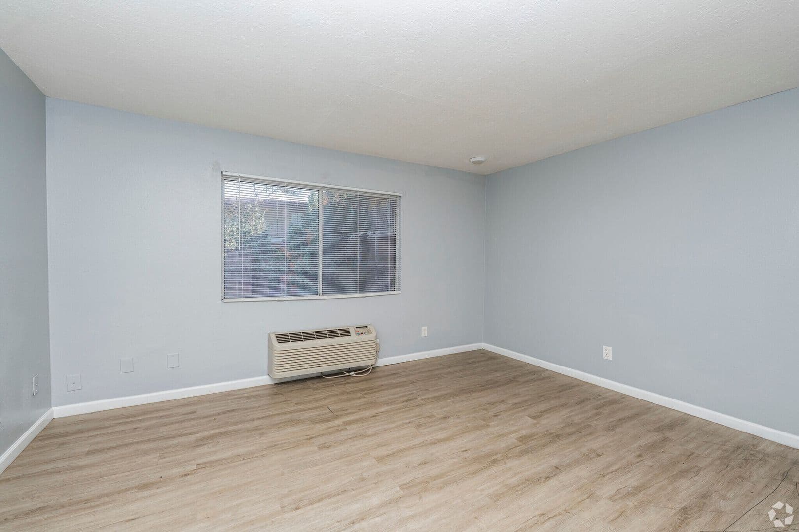 Albuquerque Apartment: 1001 Madeira Dr. SE
