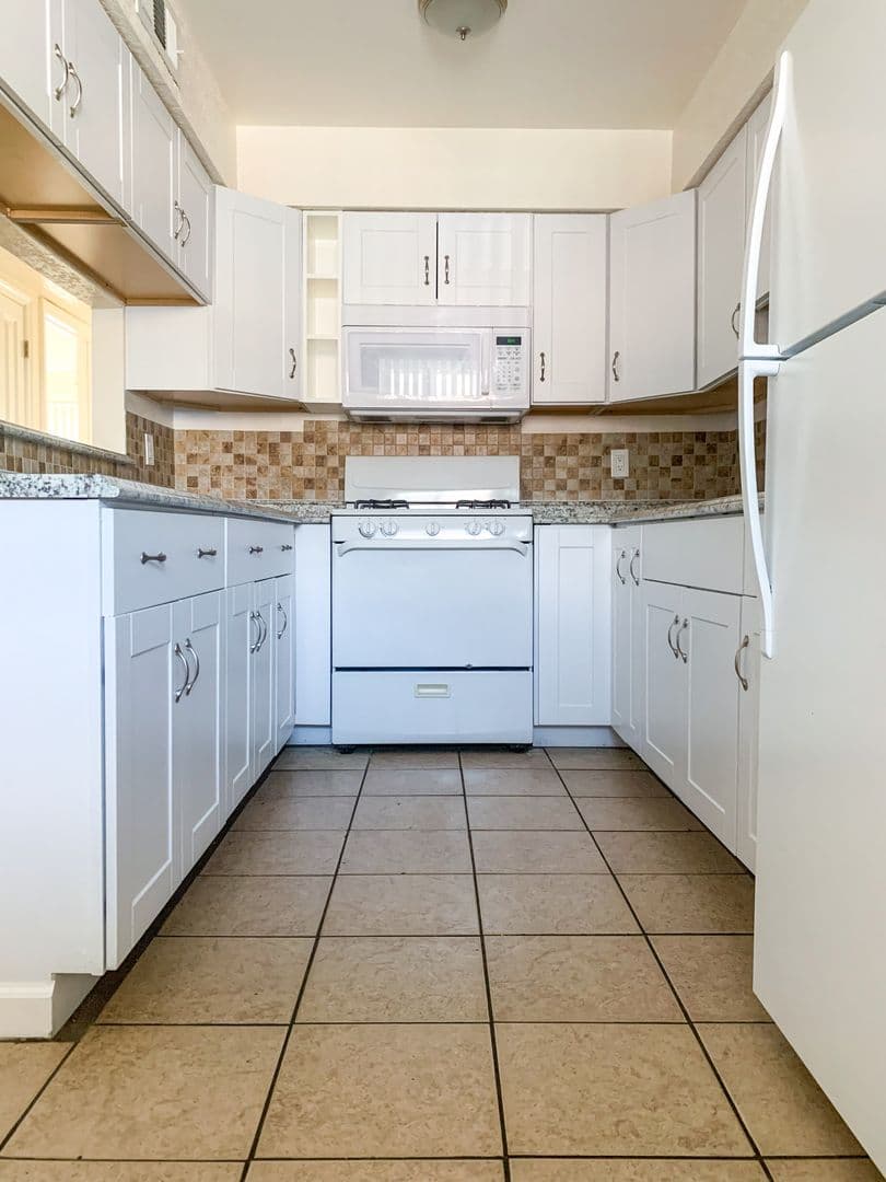 Albuquerque Apartment: 11122 Claremont & 11115 Cordova Ave NE