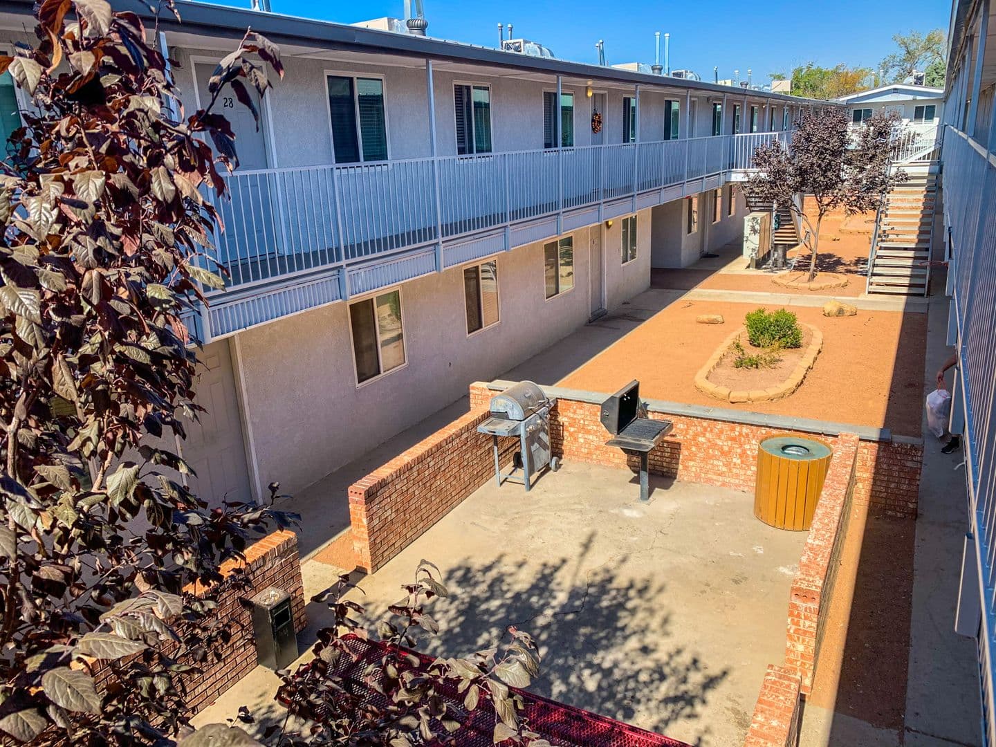 Albuquerque Apartment: 900 Valencia Dr. SE