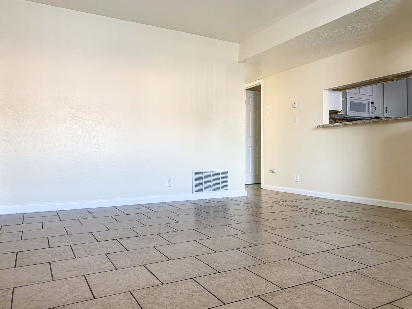 Albuquerque Apartment: 11122 Claremont & 11115 Cordova Ave NE