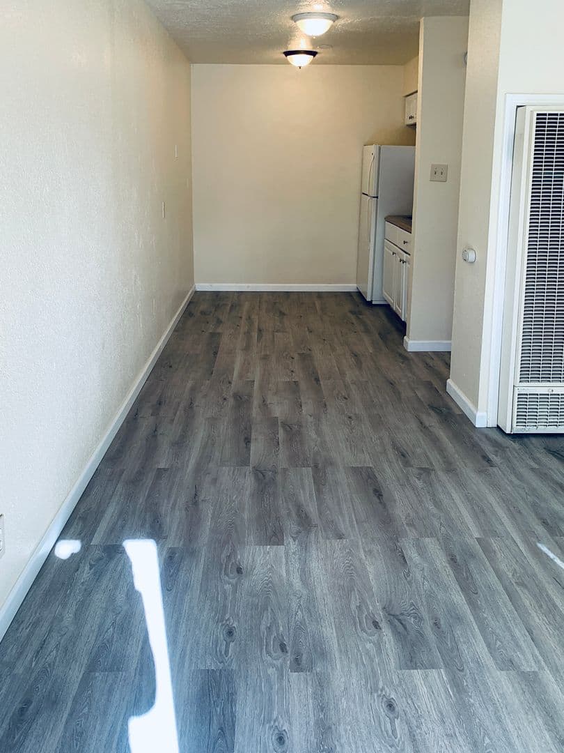 Albuquerque Apartment: 220-226 Charleston St. NE