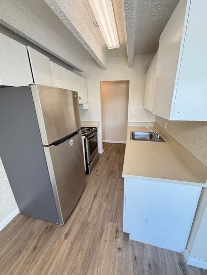 Albuquerque Apartment: 1033 Madeira Dr SE