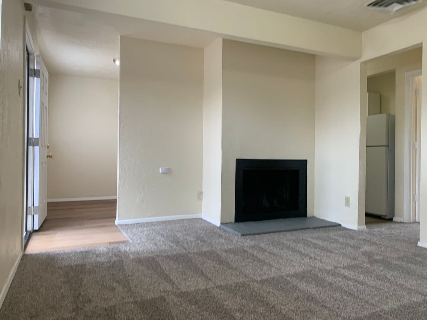 Albuquerque Apartment: 300 General Marshall St NE