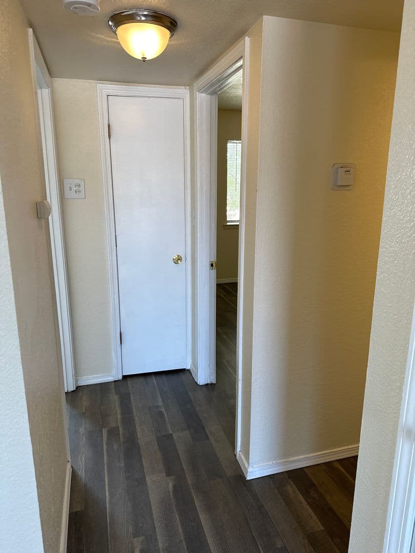 Albuquerque Apartment: 306 Texas St NE