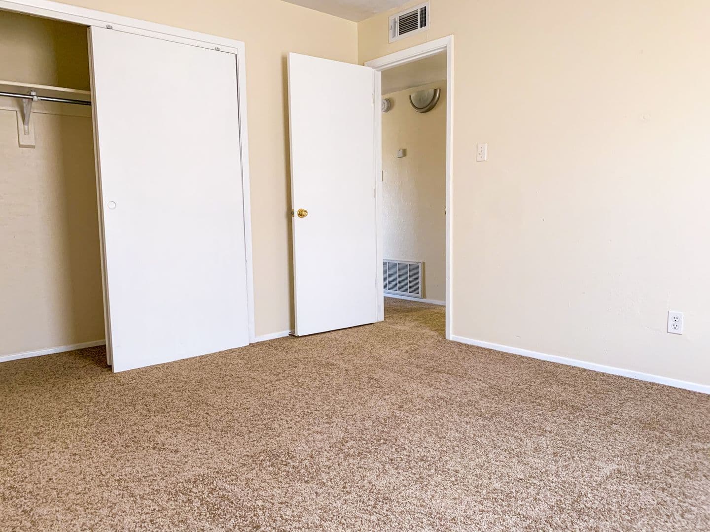 Albuquerque Apartment: 1801 Girard Blvd SE