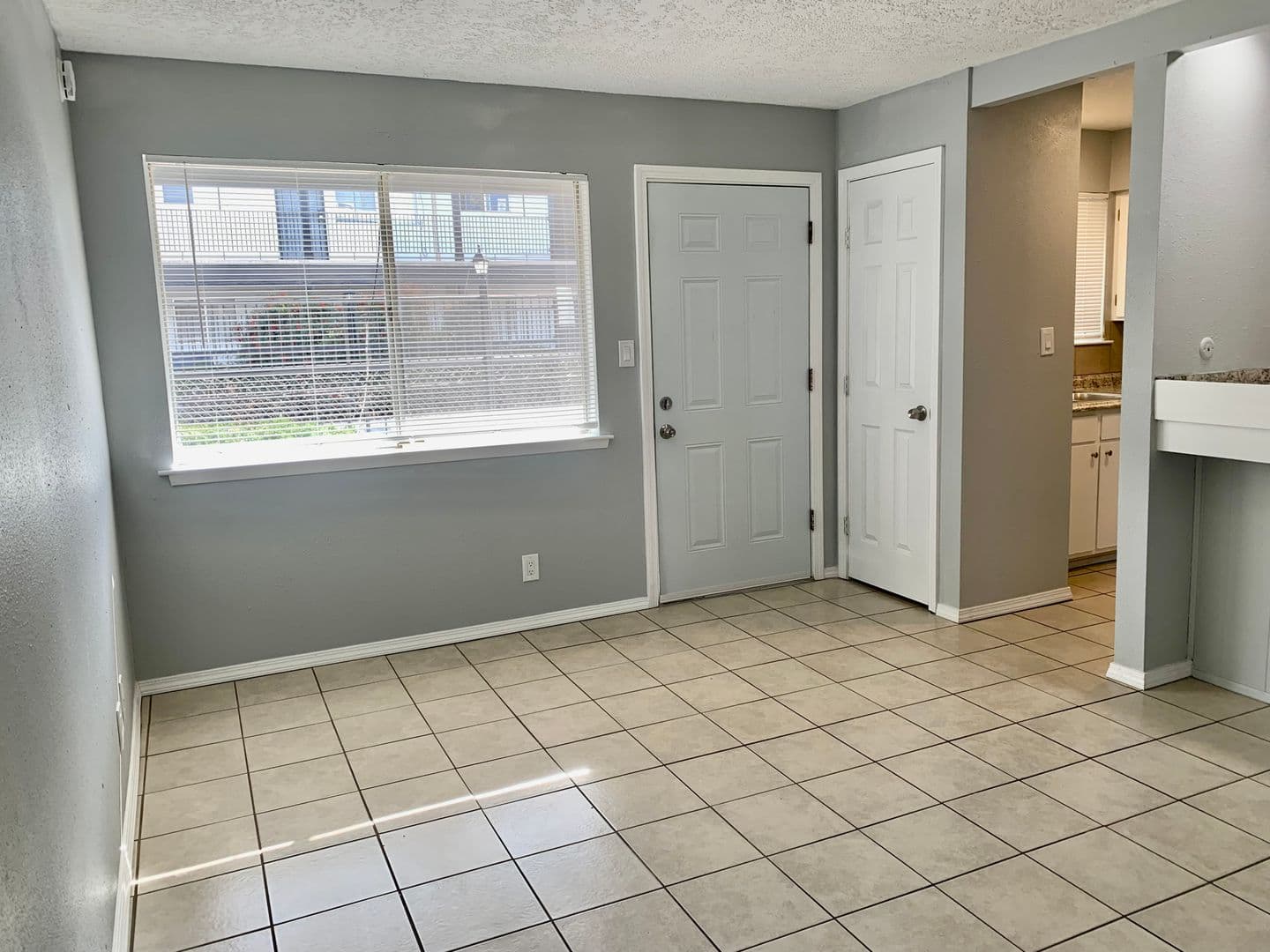 Albuquerque Apartment: 444 Florida St SE