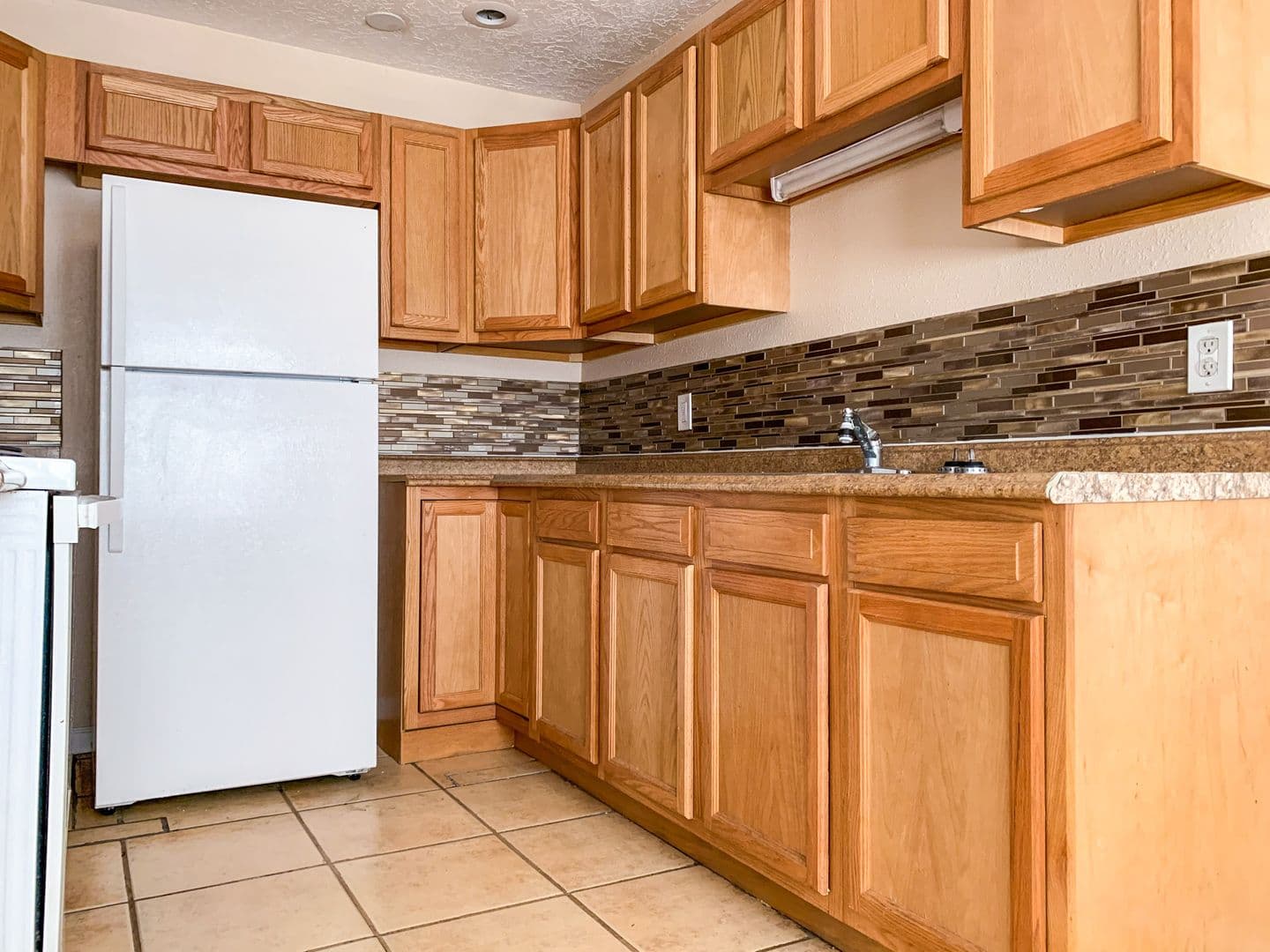 Albuquerque Apartment: 900 Valencia Dr. SE