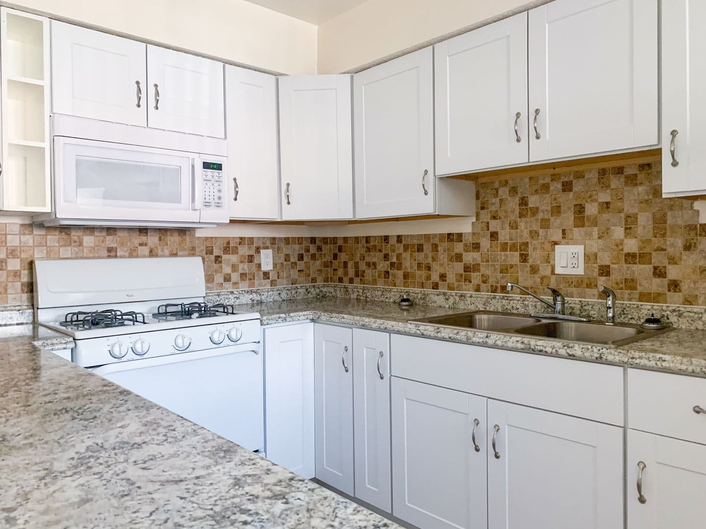 Albuquerque Apartment: 11122 Claremont & 11115 Cordova Ave NE