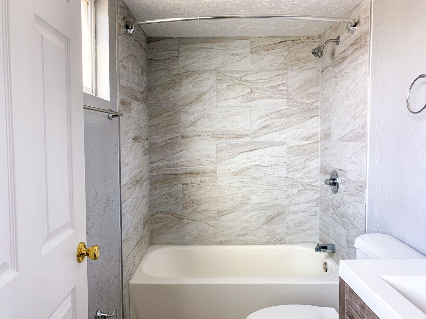 Albuquerque Apartment: 11122 Claremont & 11115 Cordova Ave NE