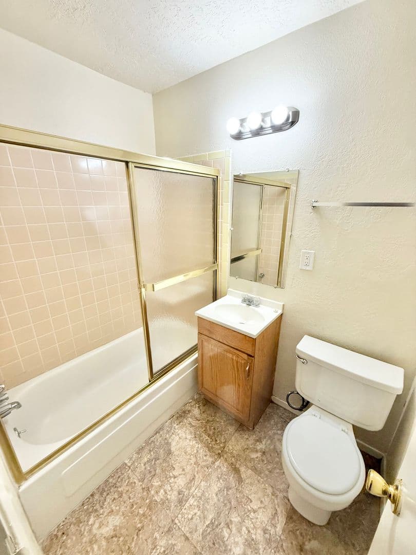Albuquerque Apartment: 212 General Marshal St Ne