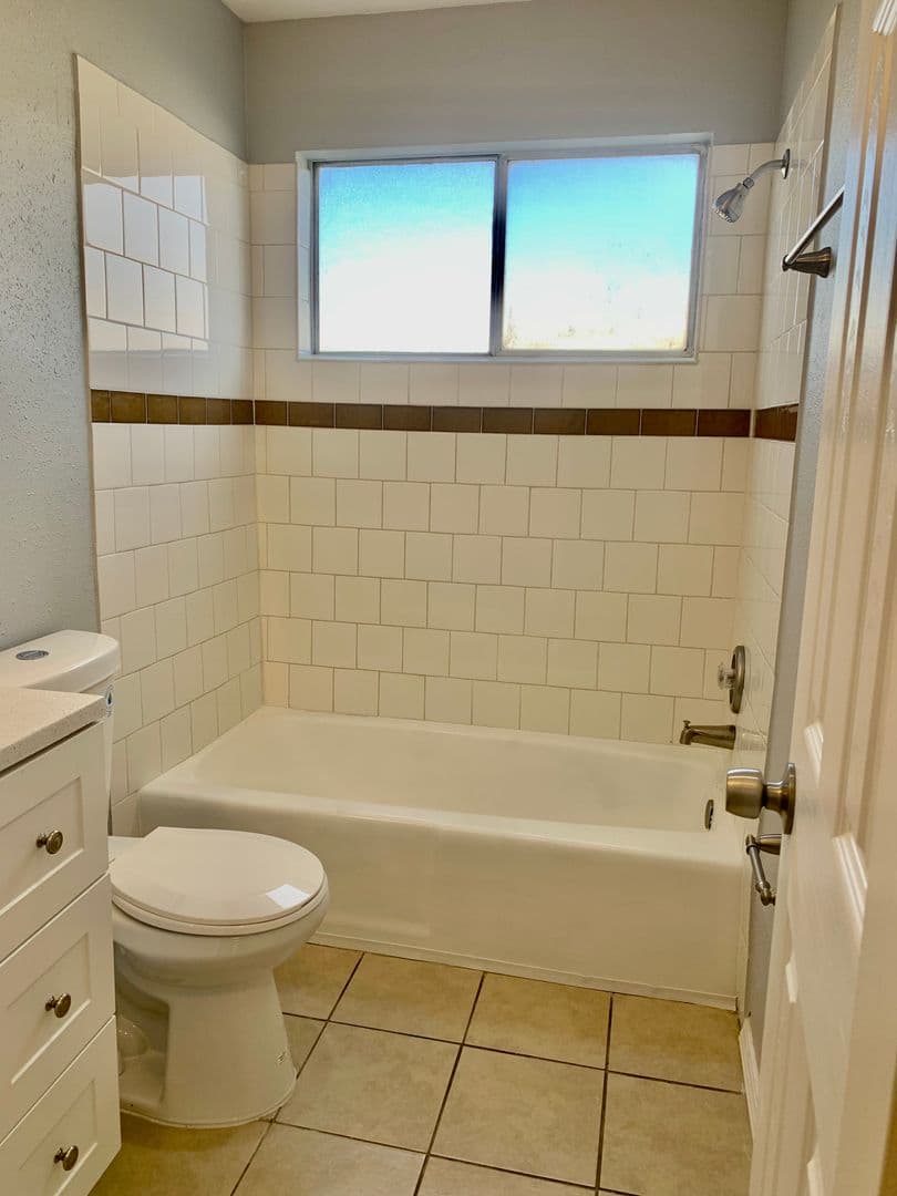 Albuquerque Apartment: 444 Florida St SE