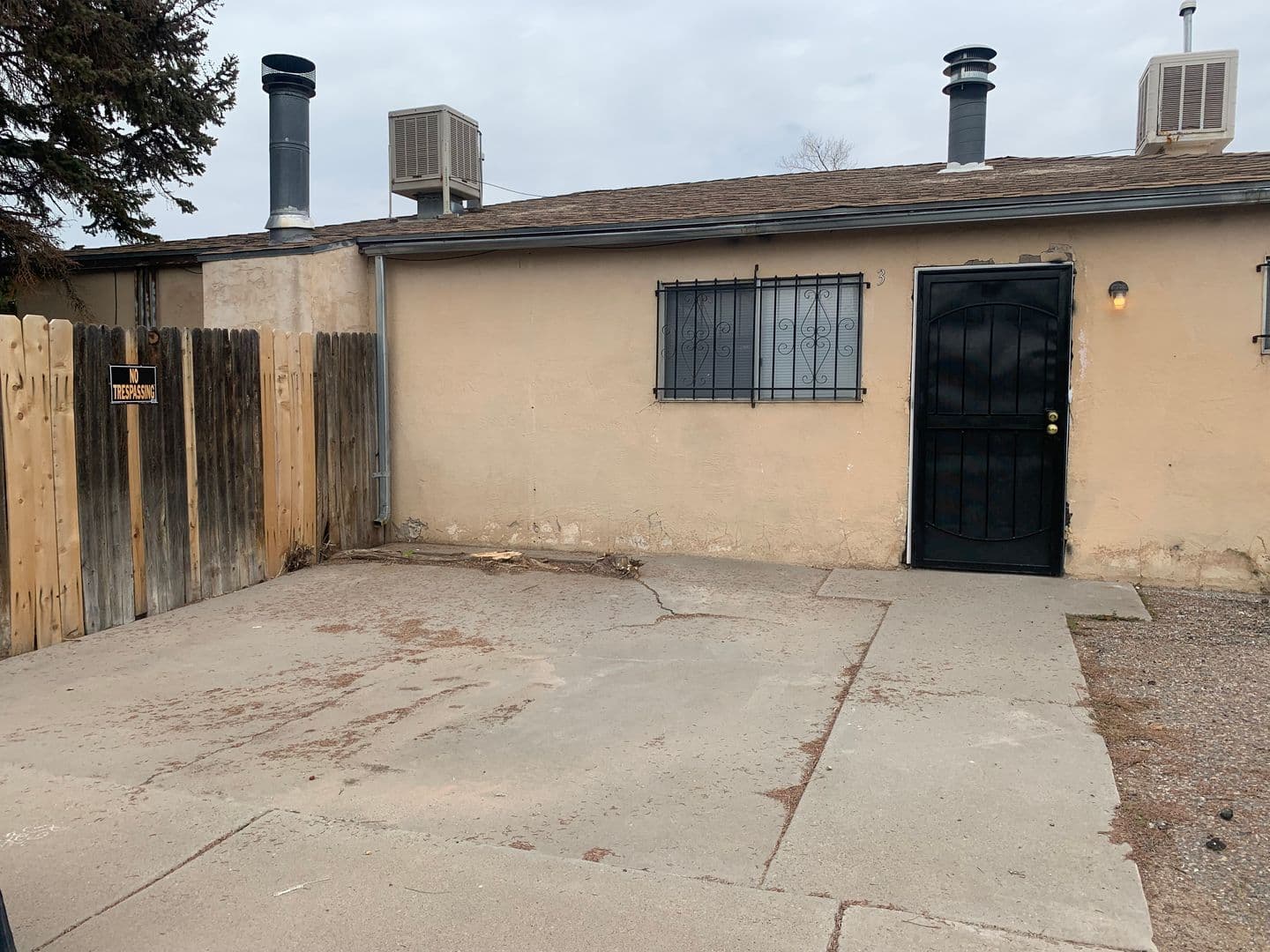 Albuquerque Apartment: 300 General Marshall St NE
