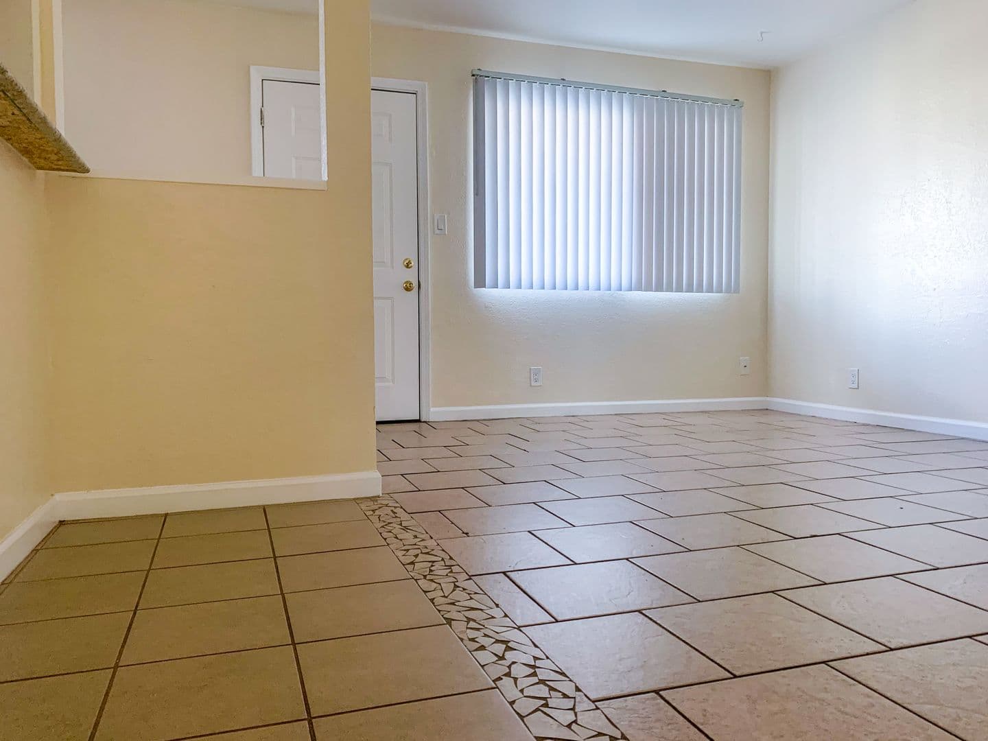 Albuquerque Apartment: 11122 Claremont & 11115 Cordova Ave NE