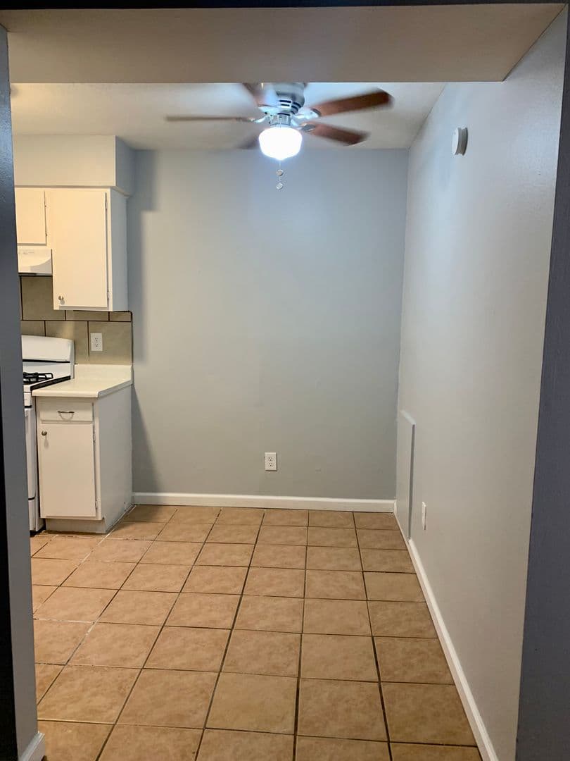 Albuquerque Apartment: 8201 Marquette Ave NE