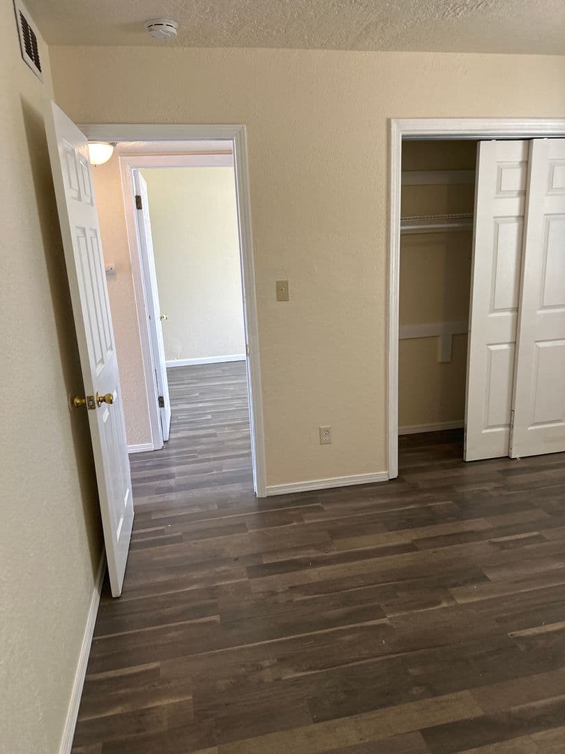 Albuquerque Apartment: 306 Texas St NE